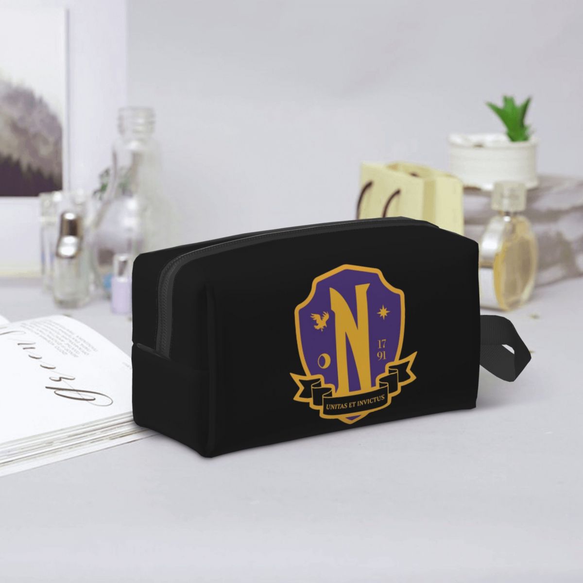 Nevermore Academy Crest (clean - Beauty Makeup Academy avis et prix